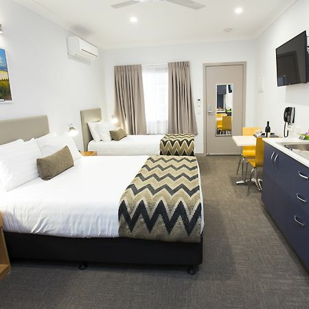 Altitude Motel Apartments Тувумба Экстерьер фото